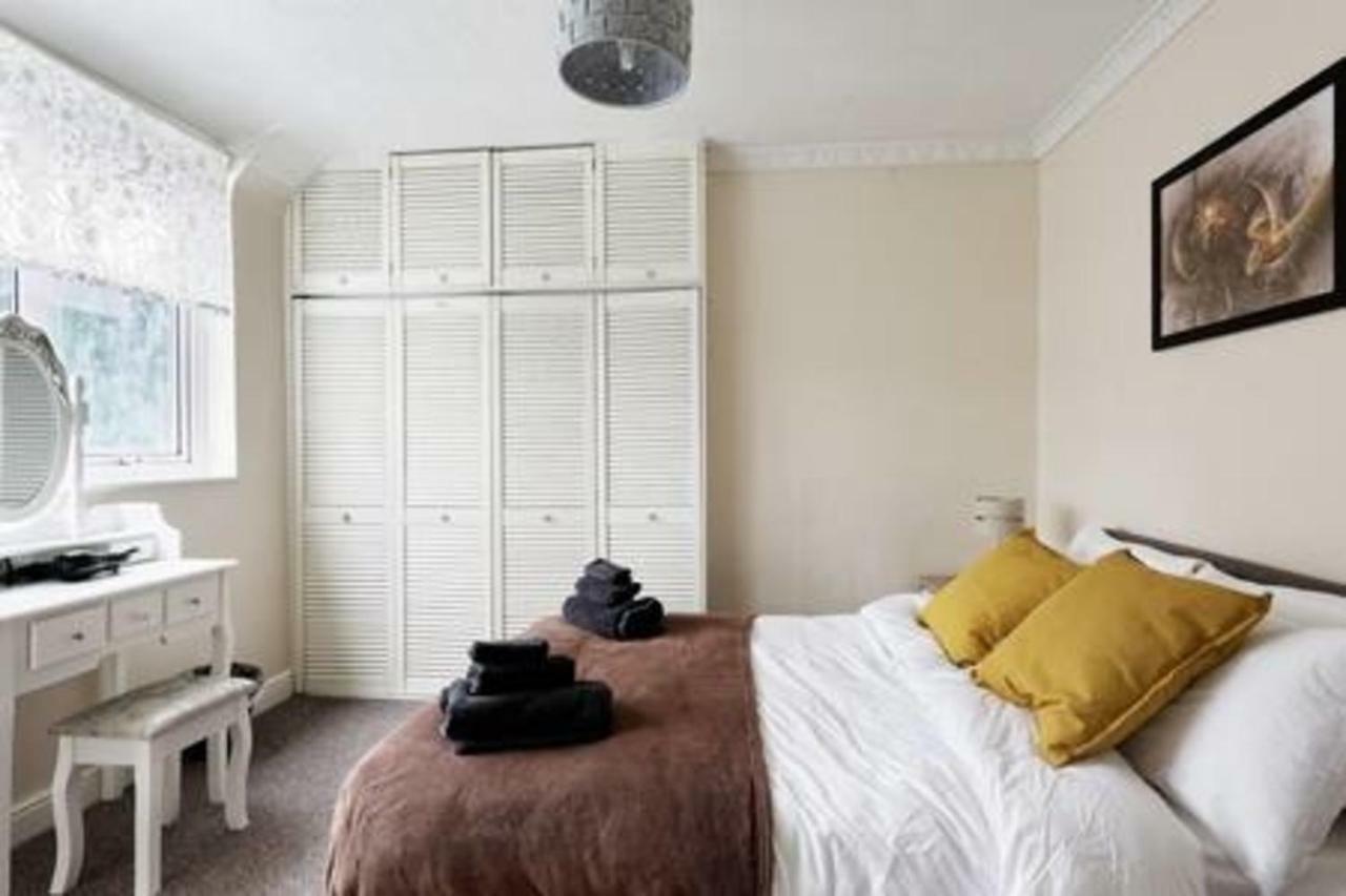 Maidstone Family Homes Upper Road Cottage エクステリア 写真