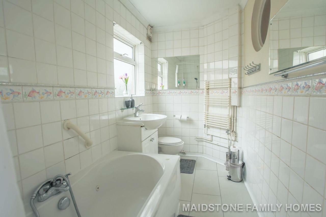 Maidstone Family Homes Upper Road Cottage エクステリア 写真